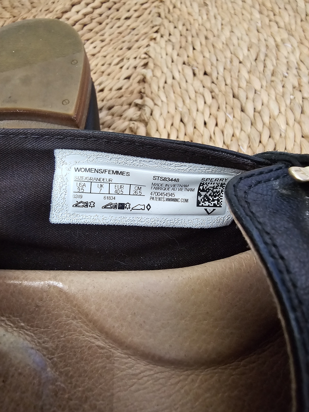 Sperry Women's Black and Tan Leather Deck Shoe